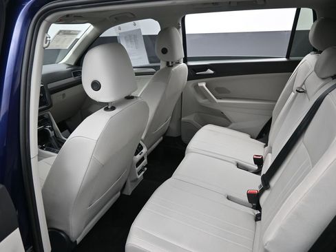 Used 2023 Volkswagen Tiguan SE FWD image 29