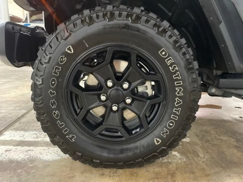 Used 2023 Jeep Wrangler Unlimited w/ Sun & Screen Package AWD/4WD image 29