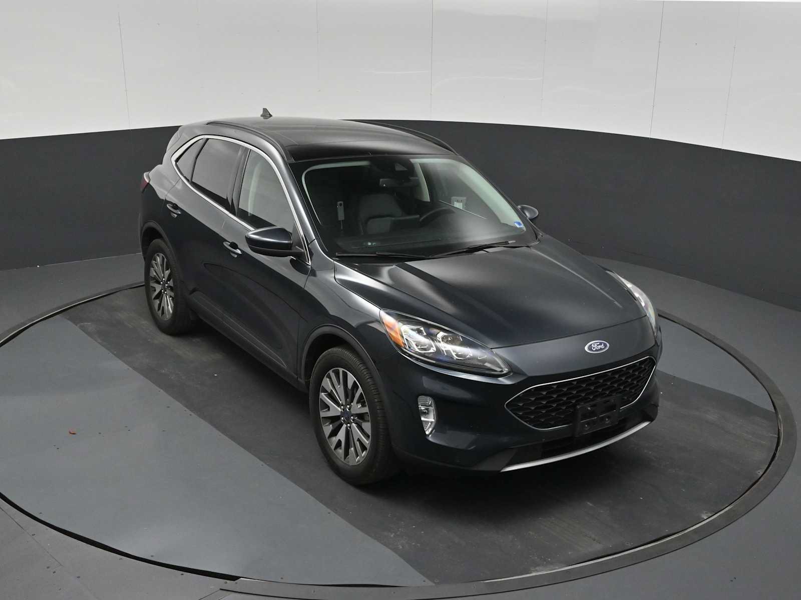 Used 2022 Ford Escape Titanium AWD/4WD image 17