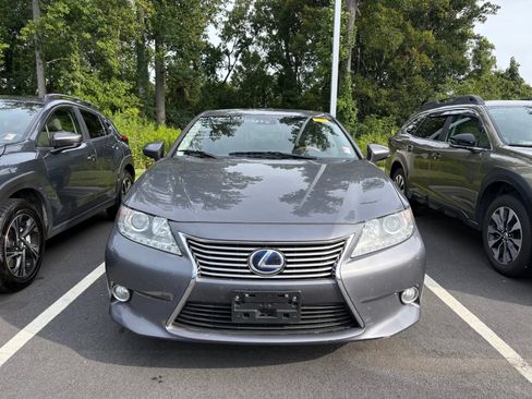 Used 2013 Lexus ES 300h w/ Premium Pkg FWD image 2