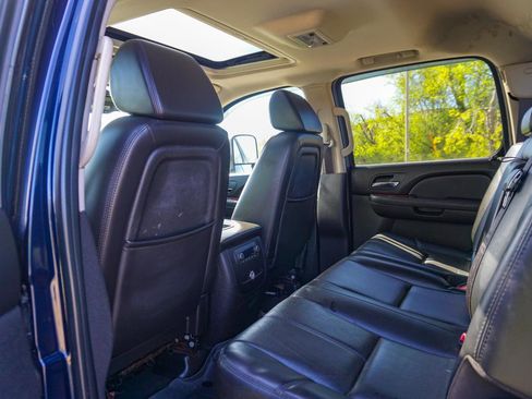 Used 2007 Chevrolet Silverado 1500 LTZ w/ Safety Package AWD/4WD image 19