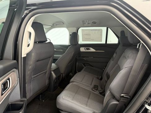 New 2025 Ford Explorer Active image 14
