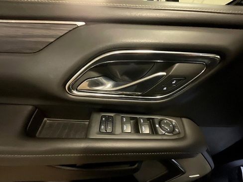 Used 2023 GMC Yukon SLT image 31