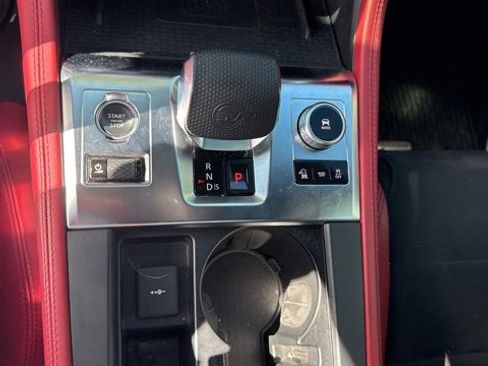 Used 2022 Jaguar F-PACE SVR image 18