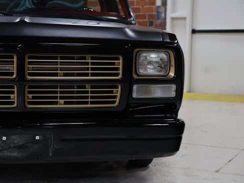 Used 1992 Dodge D/W Truck 150 image 7