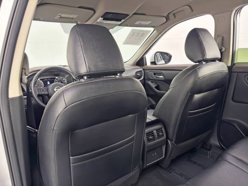 Used 2023 Nissan Rogue SV image 28