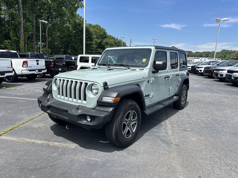 Used 2023 Jeep Wrangler Unlimited Sport AWD/4WD image 5