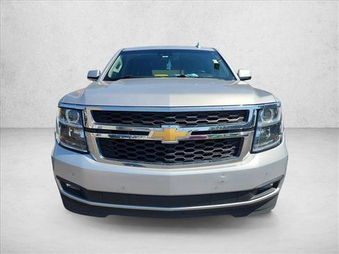 Used 2020 Chevrolet Suburban LT RWD image 2