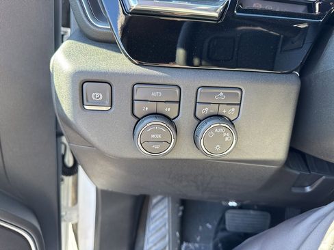 New 2025 Chevrolet Silverado 1500 LT image 24