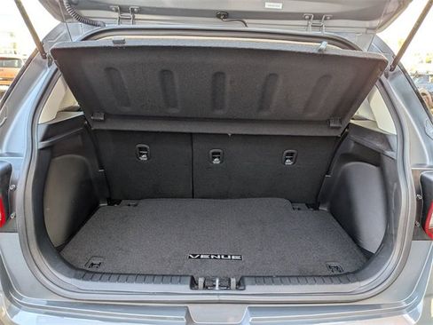 Used 2025 Hyundai Venue SEL image 32