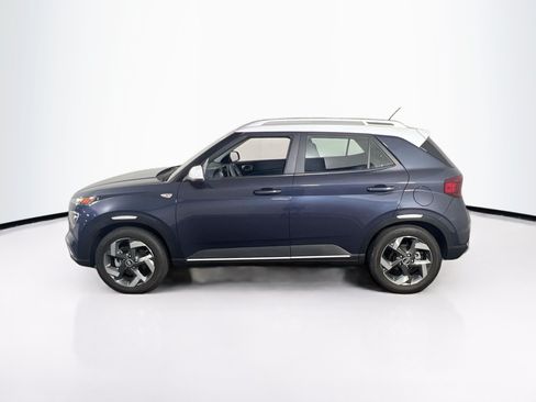 Used 2023 Hyundai Venue Limited FWD image 8