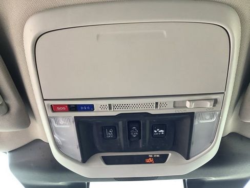 Used 2022 Subaru Forester Premium image 34