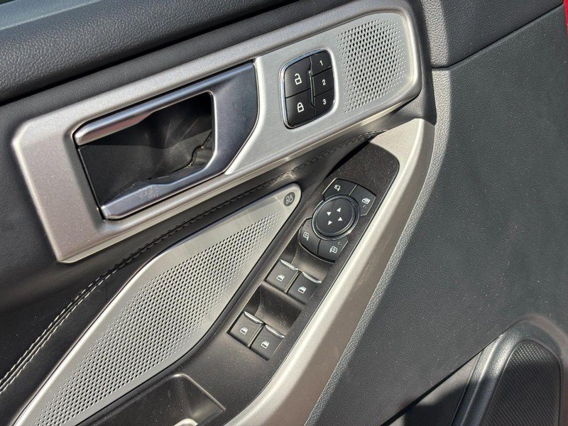 Used 2023 Ford Explorer Limited w/ Limited Technology Package AWD/4WD image 19
