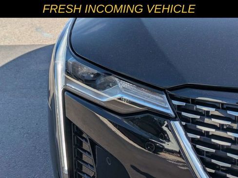 Used 2025 Cadillac CT4 Premium Luxury RWD image 7