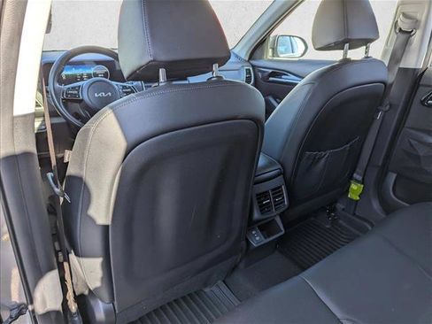 Used 2025 Kia Seltos EX w/ EX Sunroof Package image 25