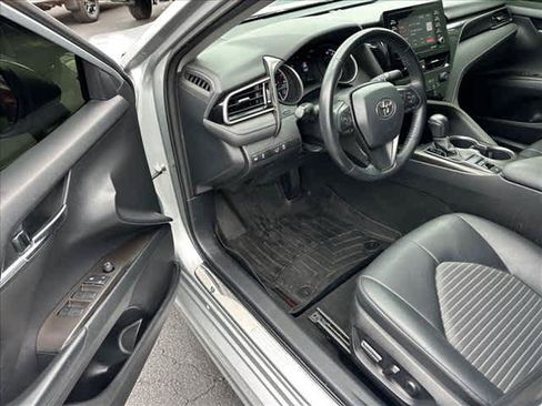 Used 2022 Toyota Camry SE w/ Carpet Mat Package (TMS) AWD/4WD image 9