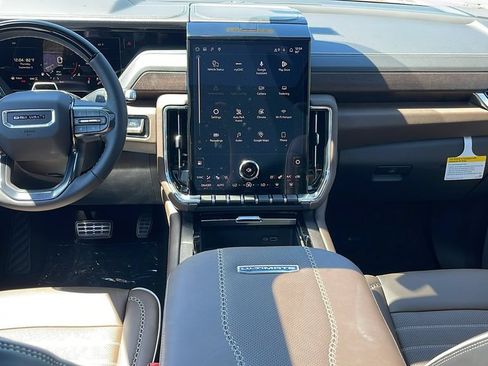 New 2026 GMC Yukon Denali Ultimate AWD/4WD image 18