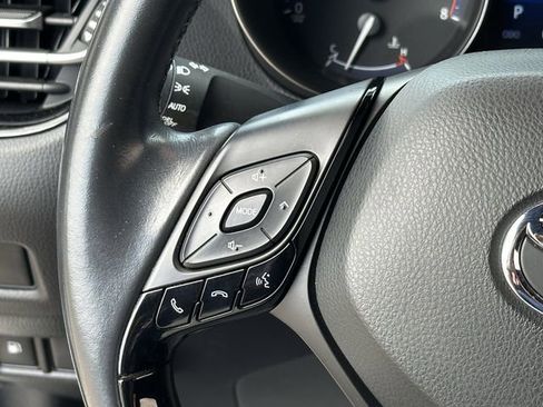 Used 2018 Toyota C-HR XLE FWD image 14