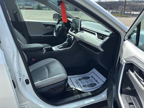 Used 2022 Toyota RAV4 Limited AWD/4WD image 20