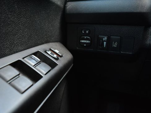 Used 2018 Toyota RAV4 LE FWD image 29