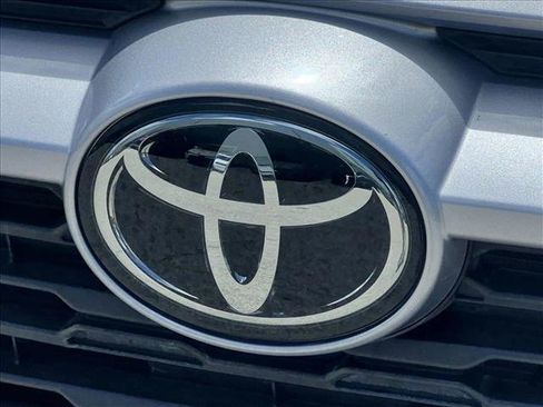 Used 2024 Toyota RAV4 XLE FWD image 23