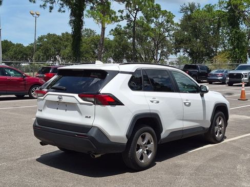 Used 2023 Toyota RAV4 XLE w/ Convenience Package FWD image 5