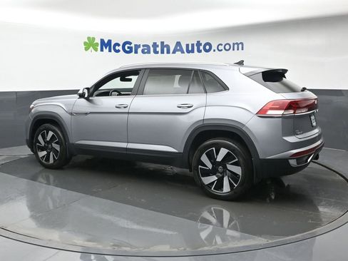 Used 2024 Volkswagen Atlas Cross Sport SE image 22