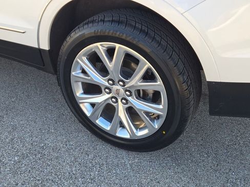 Used 2018 Cadillac XT5 Luxury w/ Driver Awareness Package image 17