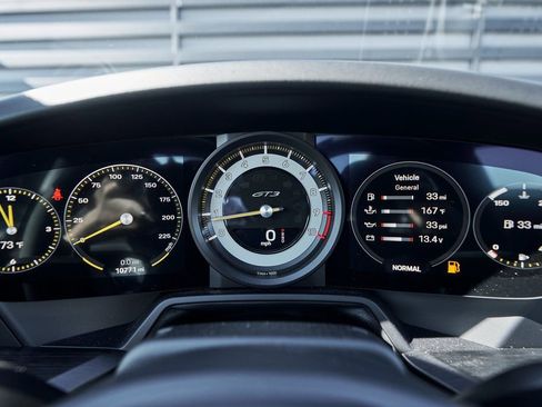 Used 2022 Porsche 911 GT3 image 48