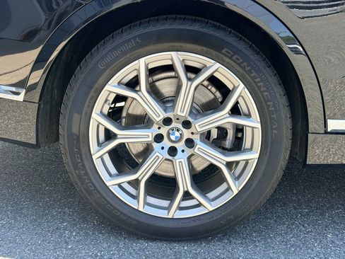 Used 2025 BMW X7 xDrive40i w/ Premium Package AWD/4WD image 26