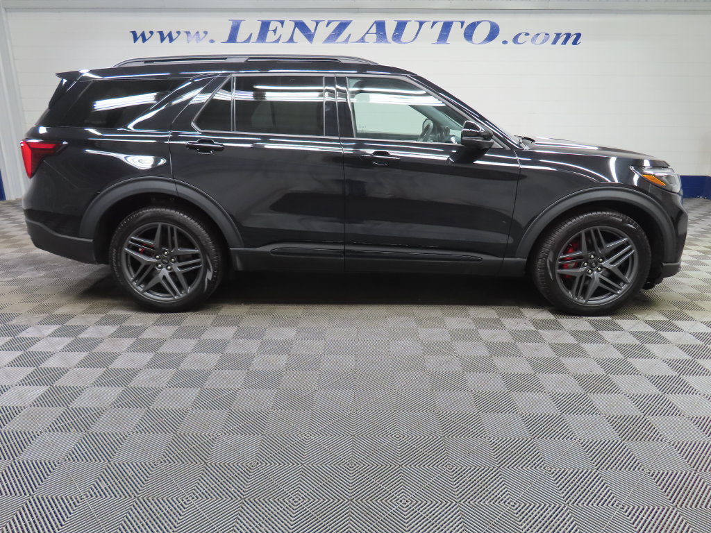 Used 2026 Ford Explorer ST AWD/4WD image 2