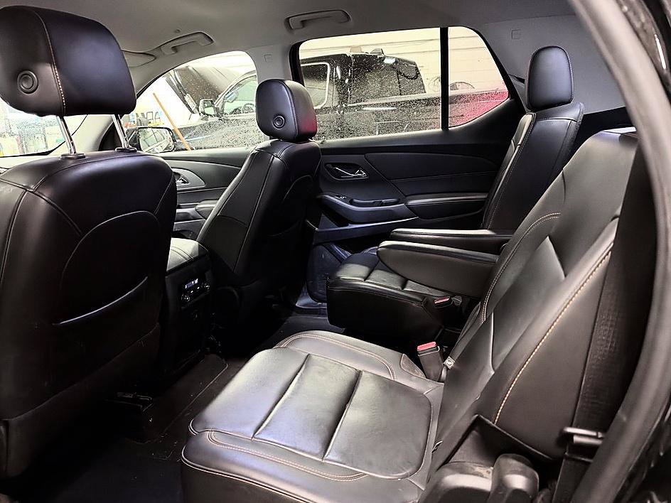 Used 2020 Chevrolet Traverse LT FWD image 7