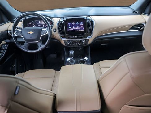 Used 2022 Chevrolet Traverse Premier FWD image 23