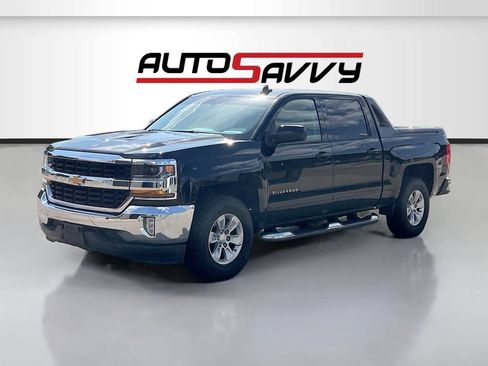 Used 2017 Chevrolet Silverado 1500 LT w/ High Desert Package RWD image 3