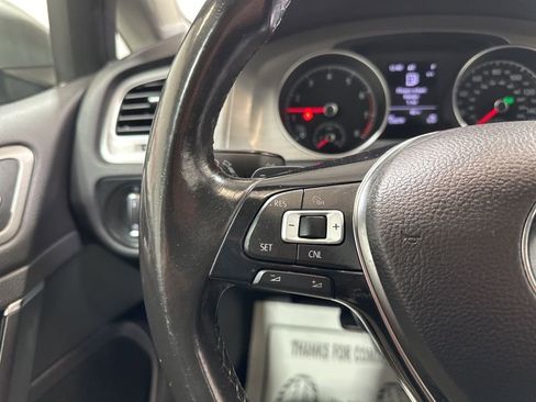 Used 2017 Volkswagen Golf S image 29