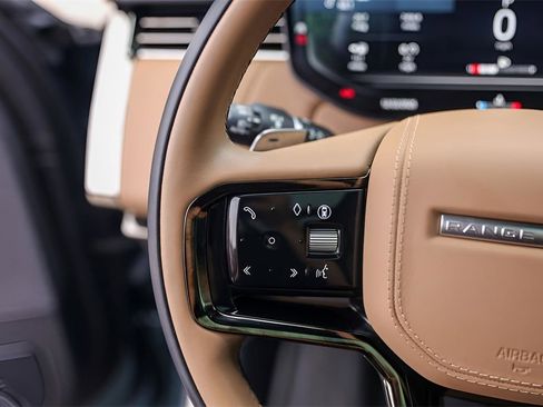 Used 2025 Land Rover Range Rover Sport Dynamic SE image 13