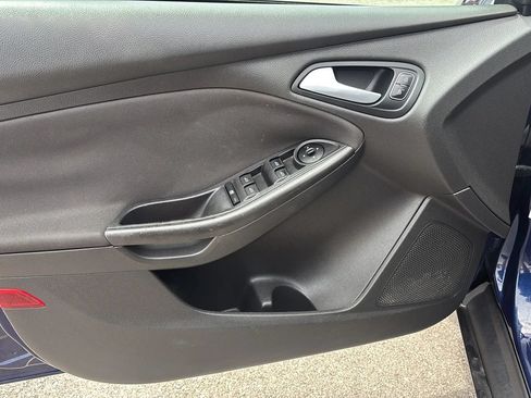 Used 2016 Ford Focus SE w/ Equipment Group 201A FWD image 27
