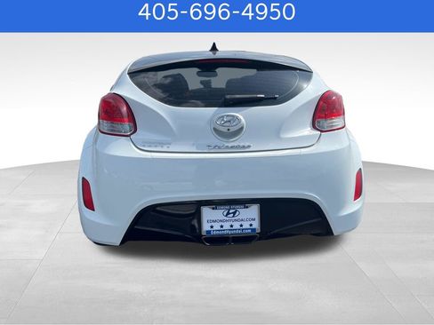 Used 2016 Hyundai Veloster w/ Option Group 02 FWD image 4