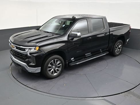 Used 2024 Chevrolet Silverado 1500 LT RWD image 12