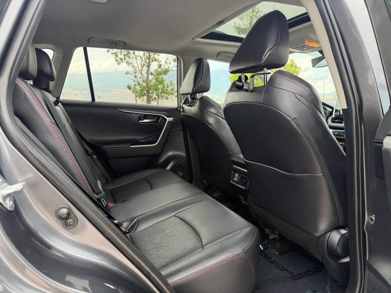 Used 2020 Toyota RAV4 TRD Off-Road AWD/4WD image 18