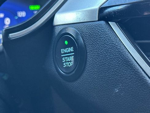 Used 2020 Ford Escape SE Sport image 25