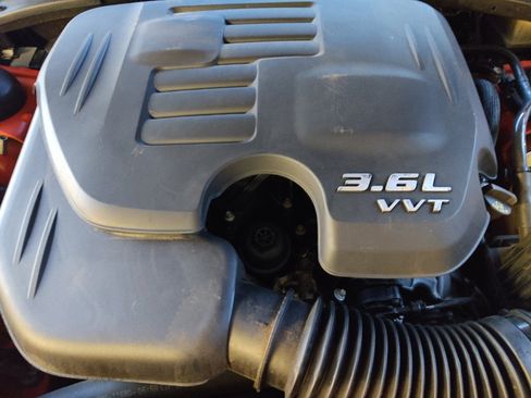 Used 2019 Dodge Challenger SXT RWD image 30