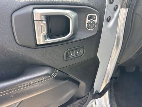 Used 2024 Jeep Wrangler Sahara image 20