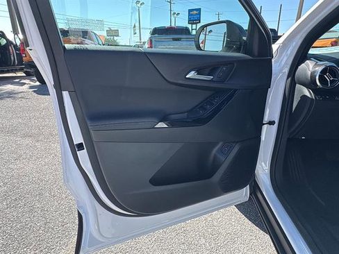 New 2026 Chevrolet Equinox LT FWD image 25