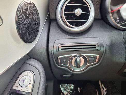 Used 2021 Mercedes-Benz GLC 300 image 26