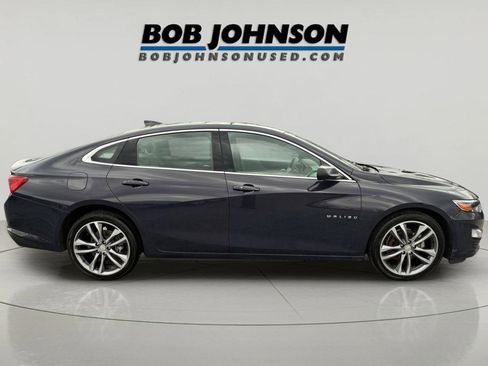 Used 2025 Chevrolet Malibu LT image 2