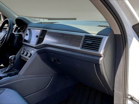 Used 2019 Volkswagen Atlas SE w/ Towing Package image 25