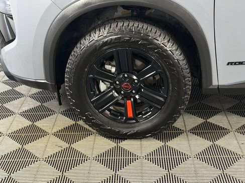 Used 2026 Nissan Rogue SV AWD/4WD image 12