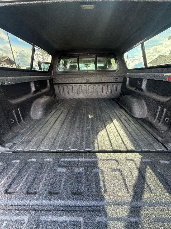 Used 2018 Chevrolet Silverado 1500 LTZ w/ LTZ Plus Package AWD/4WD image 24