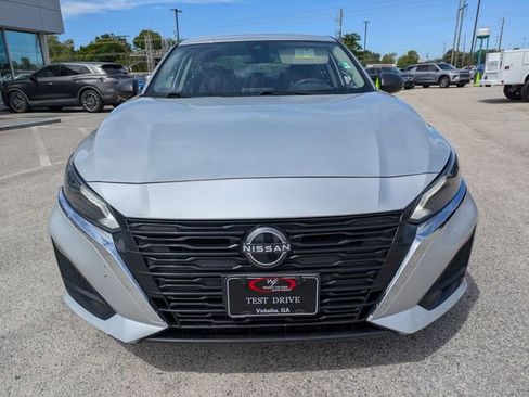 Used 2024 Nissan Altima 2.5 SV FWD image 9